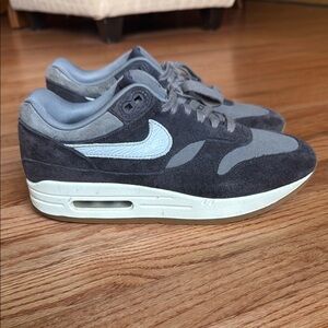 Nike Men’s Air Max Grey Suede Sz 7.5 Gray